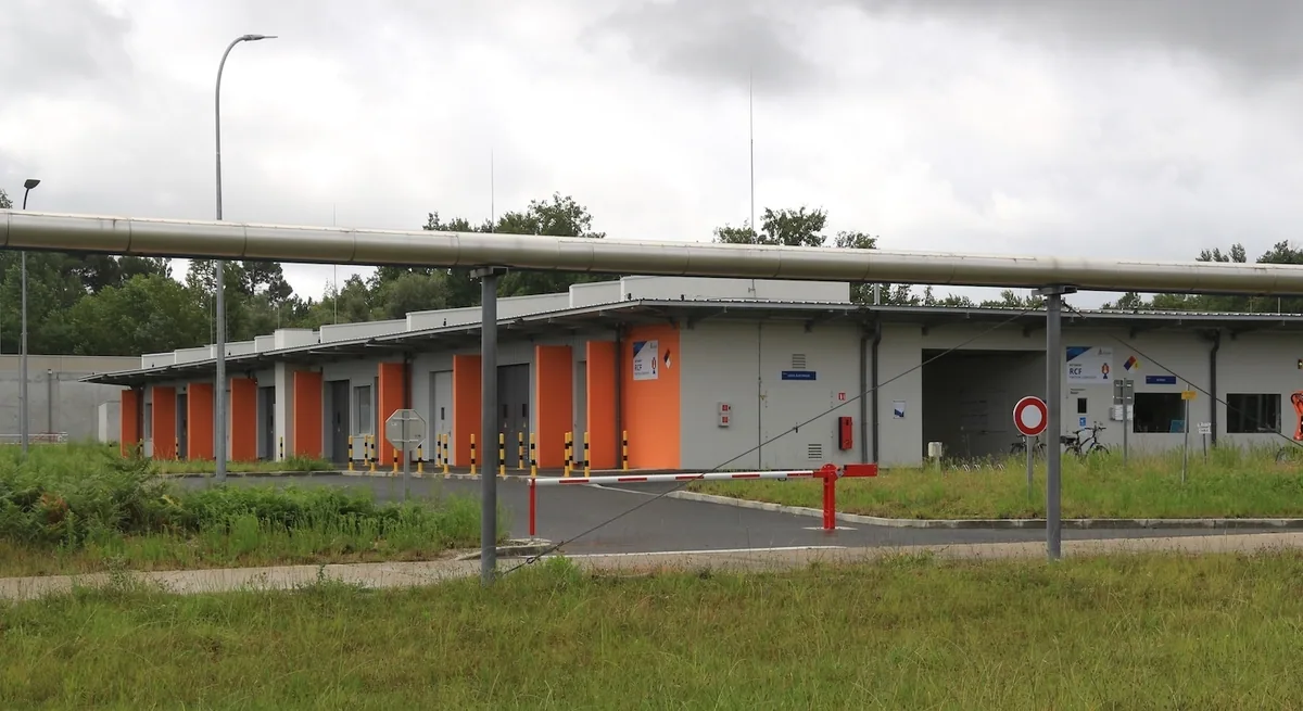 Usine de finition et d’intégration des chargements de propergol — vue 3